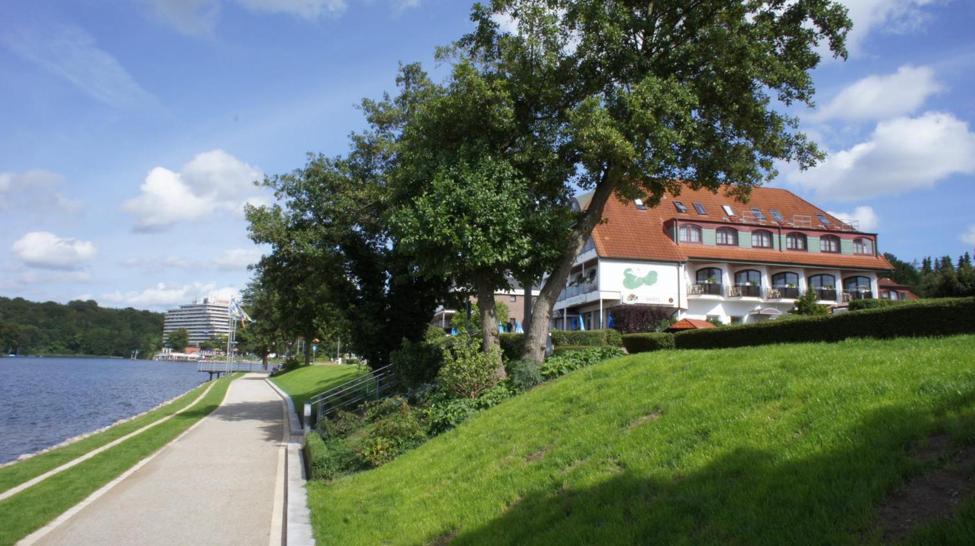 Hotel Seerose Bad Malente Bagian luar foto