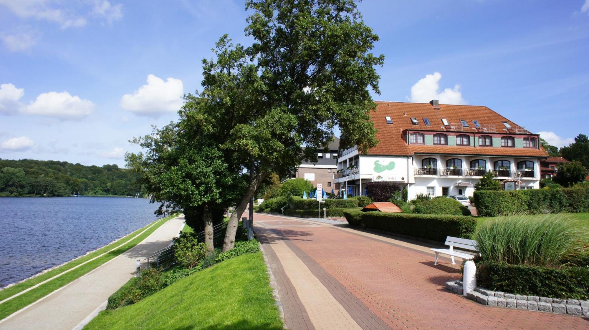 Hotel Seerose Bad Malente Bagian luar foto